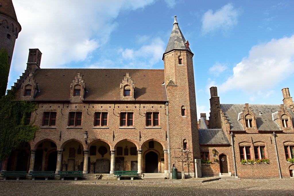 brugge belgie hdr UNESCO Werelderfgoedstad begijnhof Sint-Salvatorskathedraal Onze-Lieve-Vrouwkerk frietmuseum